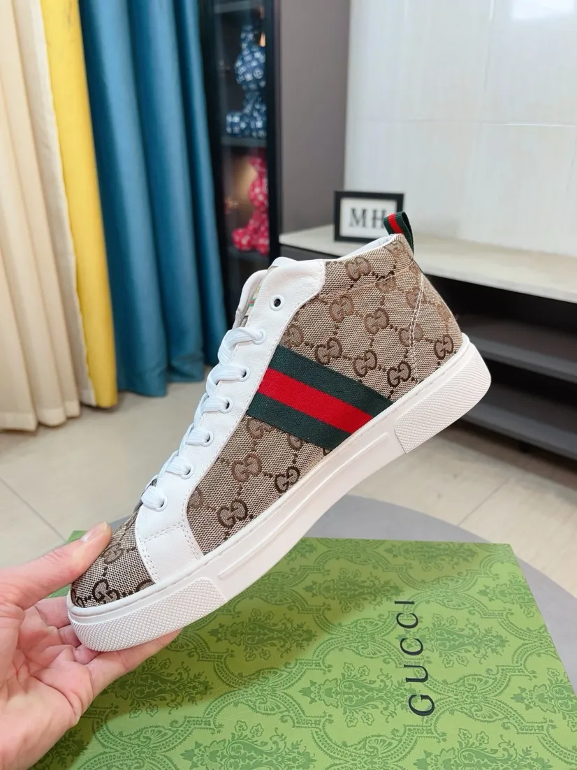Men's shoes 💰440🌹🌹GUCCI [Gucci] New high-top men's shoes, a high-end brand, the latest fashionable casual men's shoes, trendy and versatile, relaxed and sporty style, uppers imported from Italy, first-layer cowhide, genuine leather lining, and ultra-fine workmanship. Original personalized fashionable rubber wear-resistant outsole, light and comfortable on the foot, size 38-44